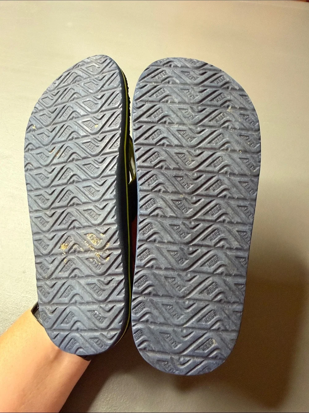 Kid’s Reef Blue & Yellow Striped Flip Flops. Size: 13